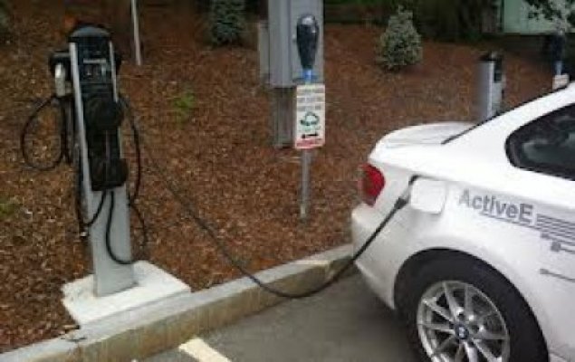 BMW promovează maşini electrice în SUA, oferind clienţilor o maşină de drum lung pentru vacanţe